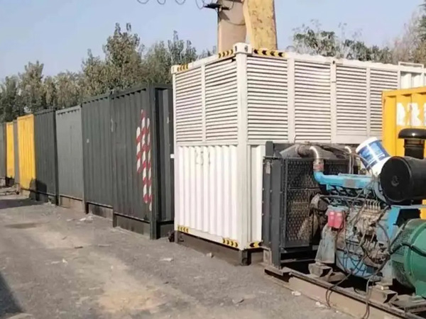 渭南200KW柴油发电机机组每小时油耗是多少？